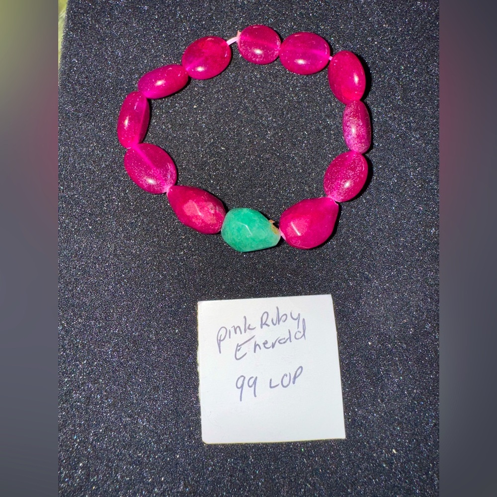 Stunning Pink Ruby & Emerald Vintage Stretch Bracelet